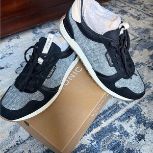 Vionic Men's Black and Gray Sneakers